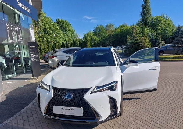 Lexus UX cena 164900 przebieg: 8679, rok produkcji 2022 z Szczecin małe 562